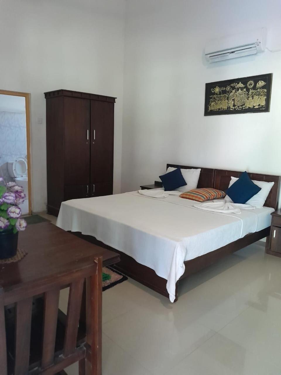 Serenity Lake Resort Yala Tissamaharama Luaran gambar