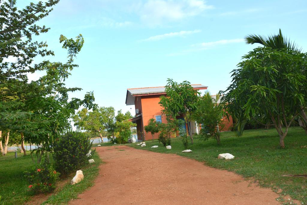 Serenity Lake Resort Yala Tissamaharama Luaran gambar